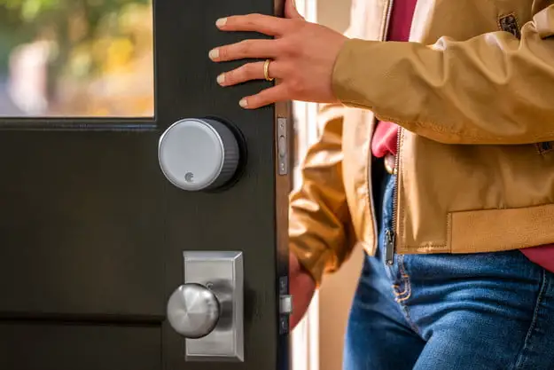 august-wi-fi-smart-lock-with-open-door